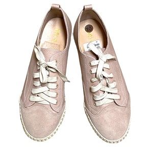 EUC MIA Pink Grayson Sneaker